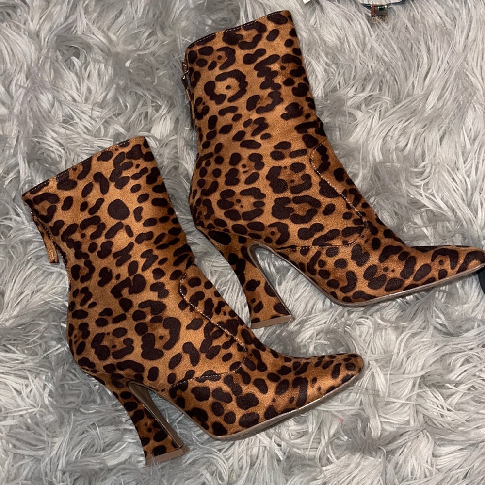 Cheetah booties 💗